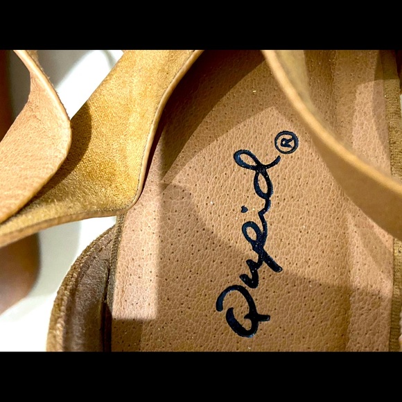 Heels - Picture 3 of 3